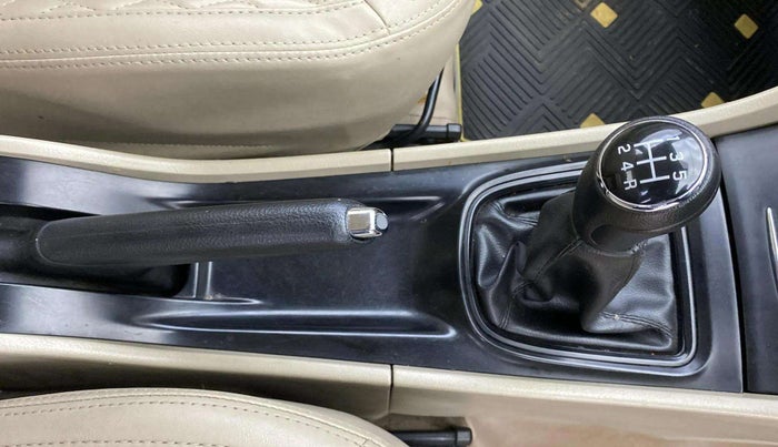 2018 Maruti Ciaz SIGMA 1.5 SHVS MT  PETROL, Petrol, Manual, 46,147 km, Gear Lever