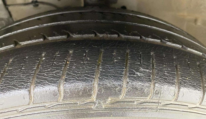 2018 Maruti Ciaz SIGMA 1.5 SHVS MT  PETROL, Petrol, Manual, 46,147 km, Left Front Tyre Tread