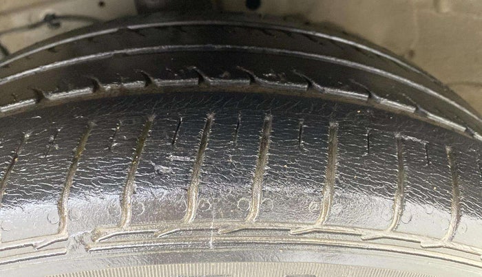 2018 Maruti Ciaz SIGMA 1.5 SHVS MT  PETROL, Petrol, Manual, 46,147 km, Right Front Tyre Tread