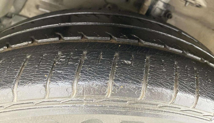 2018 Maruti Ciaz SIGMA 1.5 SHVS MT  PETROL, Petrol, Manual, 46,147 km, Right Rear Tyre Tread