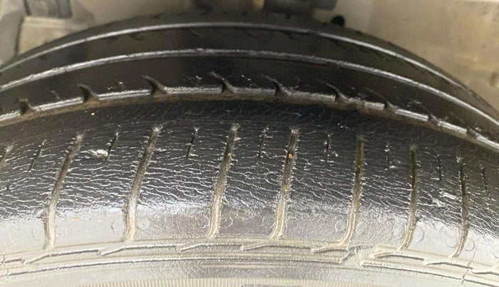 2018 Maruti Ciaz SIGMA 1.5 SHVS MT  PETROL, Petrol, Manual, 46,147 km, Left Rear Tyre Tread