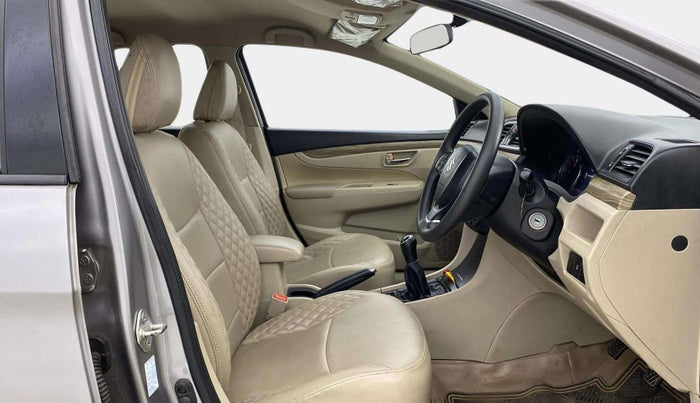 2018 Maruti Ciaz SIGMA 1.5 SHVS MT  PETROL, Petrol, Manual, 46,147 km, Right Side Front Door Cabin