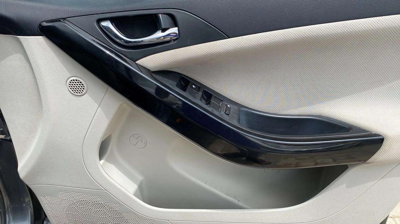 2020 Tata NEXON XZA PLUS (O) PETROL, Petrol, Automatic, 57,761 km, Driver Side Door Panels Control