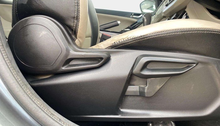 2020 Tata NEXON XZA PLUS (O) PETROL, Petrol, Automatic, 57,724 km, Driver Side Adjustment Panel