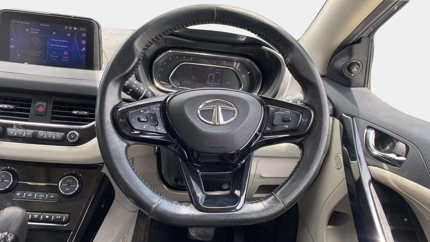 2020 Tata NEXON XZA PLUS (O) PETROL, Petrol, Automatic, 57,761 km, Steering Wheel Close Up