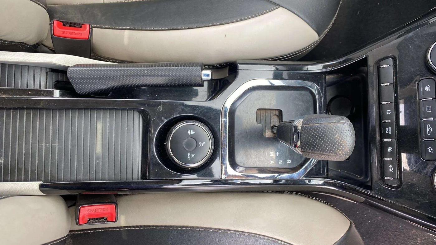 2020 Tata NEXON XZA PLUS (O) PETROL, Petrol, Automatic, 57,761 km, Gear Lever