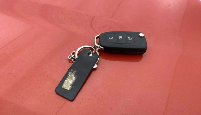 2020 Tata NEXON XZ PETROL, Petrol, Manual, 73,859 km, Key Close Up
