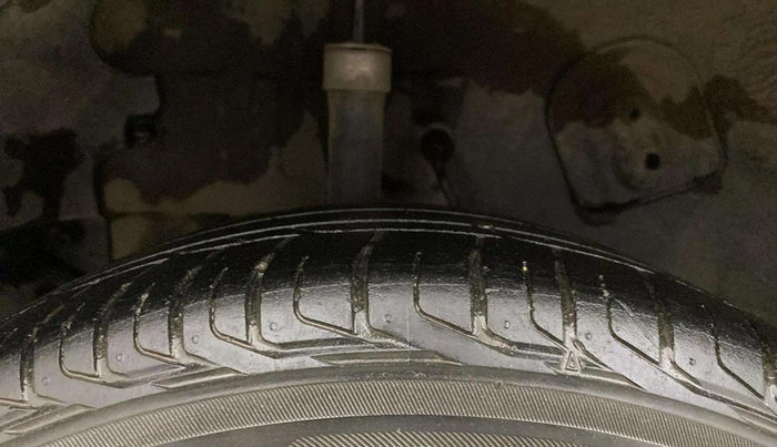 2020 Tata NEXON XZ PETROL, Petrol, Manual, 73,859 km, Right Rear Tyre Tread