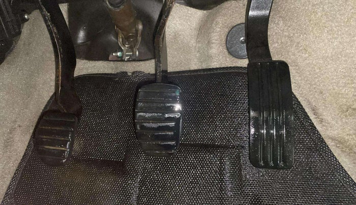 2014 Nissan Terrano XL D PLUS, Diesel, Manual, 83,648 km, Pedals