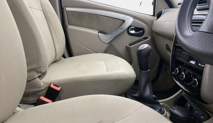 2014 Nissan Terrano XL D PLUS, Diesel, Manual, 83,648 km, Gear Lever