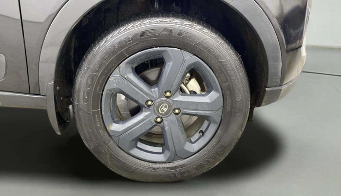 2023 Tata NEXON XZA PLUS SUNROOF DARK PETROL, Petrol, Automatic, 36,014 km, Right Front Wheel