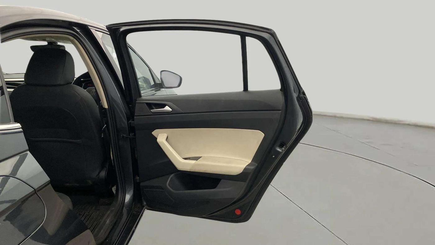2023 Volkswagen VIRTUS TOPLINE TSI 1.0 MT, Petrol, Manual, 26,767 km, RHS Rear Door