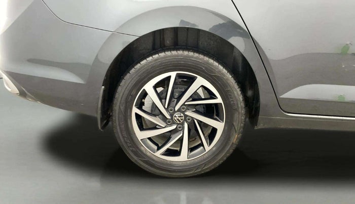 2023 Volkswagen VIRTUS TOPLINE TSI 1.0 MT, Petrol, Manual, 26,691 km, Right Rear Wheel