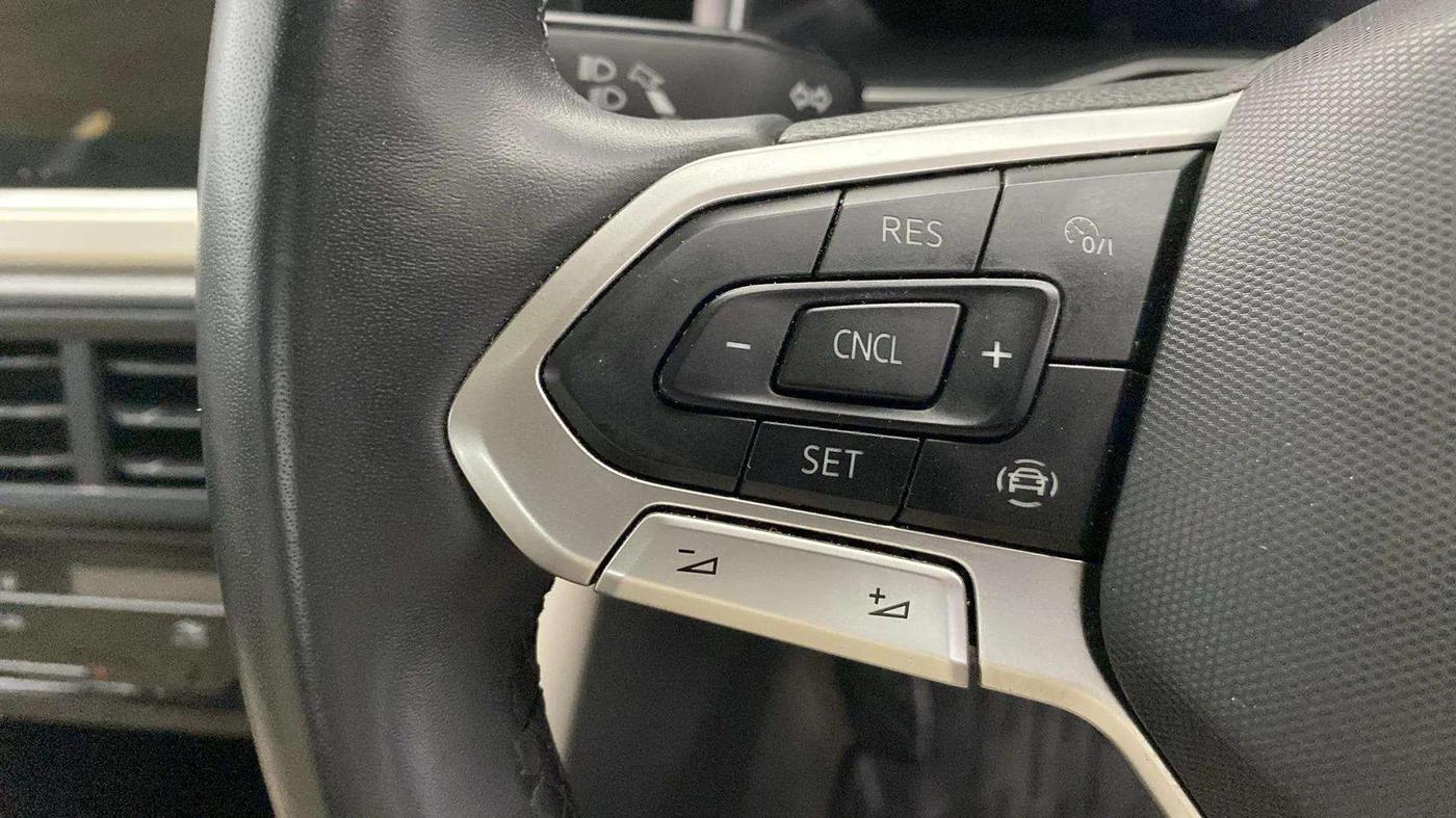 2023 Volkswagen VIRTUS TOPLINE TSI 1.0 MT, Petrol, Manual, 26,767 km, Adaptive Cruise Control