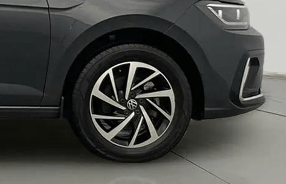 2023 Volkswagen VIRTUS TOPLINE TSI 1.0 MT, Petrol, Manual, 26,767 km, Right Front Wheel