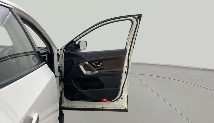 2022 Tata Harrier XZ PLUS 2.0L, Diesel, Manual, 71,678 km, RHS Front Door