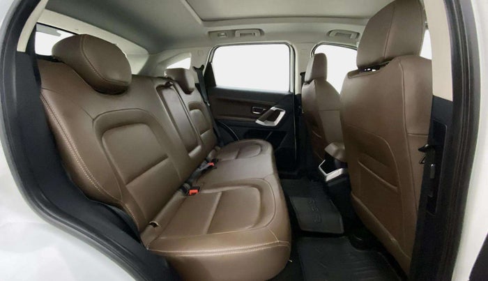 2022 Tata Harrier XZ PLUS 2.0L, Diesel, Manual, 71,678 km, Right Side Rear Door Cabin