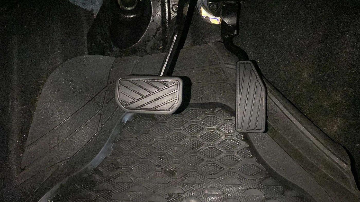 2023 Maruti IGNIS DELTA 1.2 AMT, Petrol, Automatic, 16,554 km, Pedals