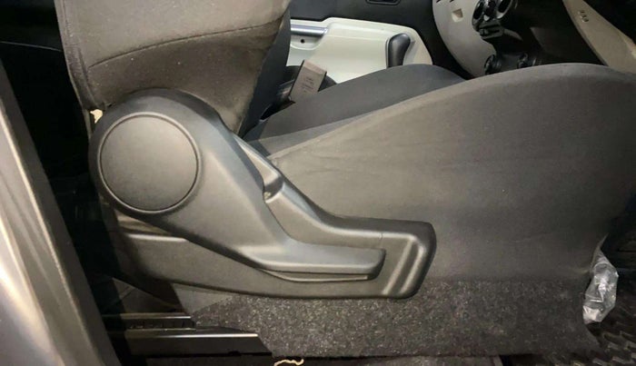 2023 Maruti IGNIS DELTA 1.2 AMT, Petrol, Automatic, 16,479 km, Driver Side Adjustment Panel