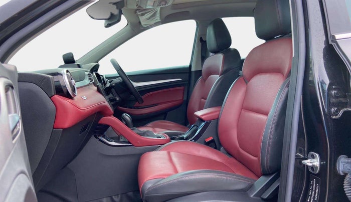 2022 MG ASTOR SAVVY 1.3 TURBO AT S RED, Petrol, Automatic, 12,190 km, Right Side Front Door Cabin