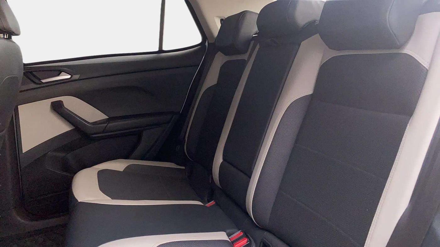 2022 Volkswagen TAIGUN TOPLINE 1.0 TSI MT, Petrol, Manual, 66,936 km, Right Side Rear Door Cabin