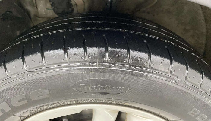 2016 Hyundai Creta SX 1.6 DIESEL, Diesel, Manual, 38,584 km, Left Front Tyre Tread