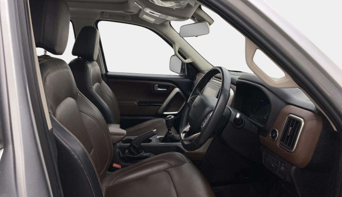 2023 Mahindra SCORPIO-N Z8 L DIESEL MT 2WD 7 STR, Diesel, Manual, 68,346 km, Right Side Front Door Cabin