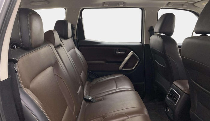 2023 Mahindra SCORPIO-N Z8 L DIESEL MT 2WD 7 STR, Diesel, Manual, 68,346 km, Right Side Rear Door Cabin