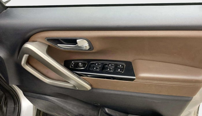 2023 Mahindra SCORPIO-N Z8 L DIESEL MT 2WD 7 STR, Diesel, Manual, 68,346 km, Driver Side Door Panels Control