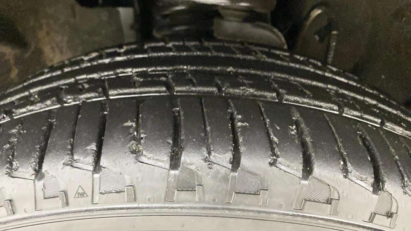 2023 Mahindra SCORPIO-N Z8 L DIESEL MT 2WD 7 STR, Diesel, Manual, 68,346 km, Left Front Tyre Tread