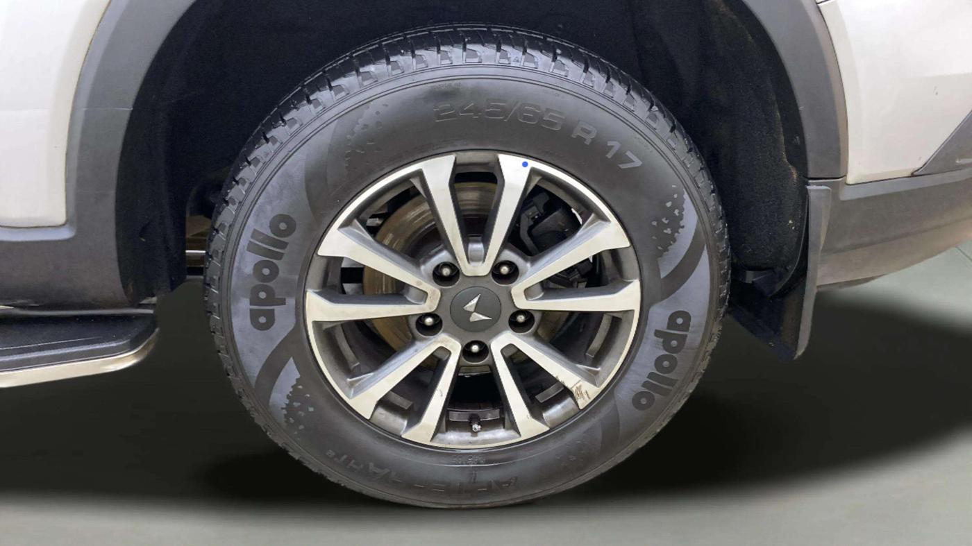 2023 Mahindra SCORPIO-N Z8 L DIESEL MT 2WD 7 STR, Diesel, Manual, 68,346 km, Left Rear Wheel