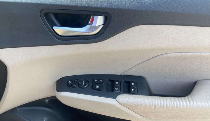 2019 Hyundai Verna 1.6 VTVT SX O, Petrol, Manual, 51,795 km, Driver Side Door Panels Control