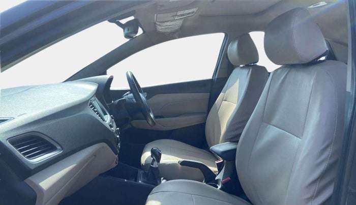 2019 Hyundai Verna 1.6 VTVT SX O, Petrol, Manual, 51,795 km, Right Side Front Door Cabin