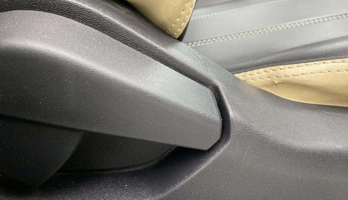2021 Nissan MAGNITE XE, Petrol, Manual, 20,443 km, Driver Side Adjustment Panel