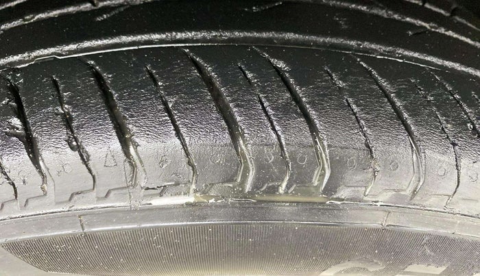 2021 Nissan MAGNITE XE, Petrol, Manual, 20,443 km, Right Front Tyre Tread
