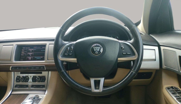 2015 Jaguar XF 2.2 DIESEL LUXURY, Diesel, Automatic, 57,159 km, Steering Wheel Close Up