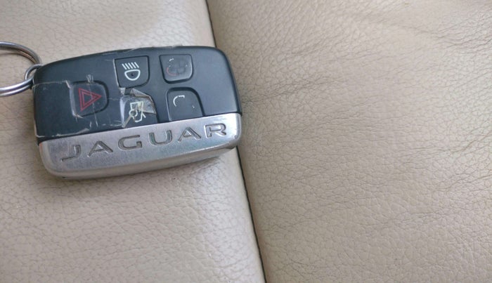 2015 Jaguar XF 2.2 DIESEL LUXURY, Diesel, Automatic, 57,159 km, Key Close Up