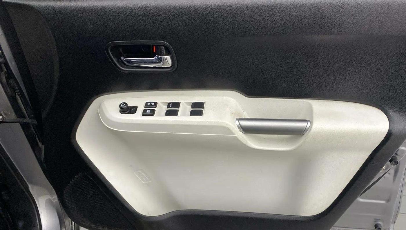 2021 Maruti IGNIS ZETA 1.2, Petrol, Manual, 75,139 km, Driver Side Door Panels Control