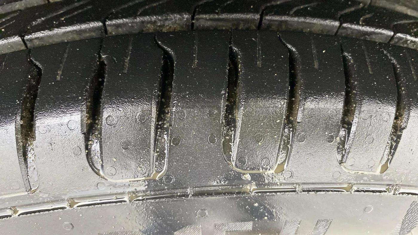 2021 Maruti IGNIS ZETA 1.2, Petrol, Manual, 75,139 km, Right Front Tyre Tread