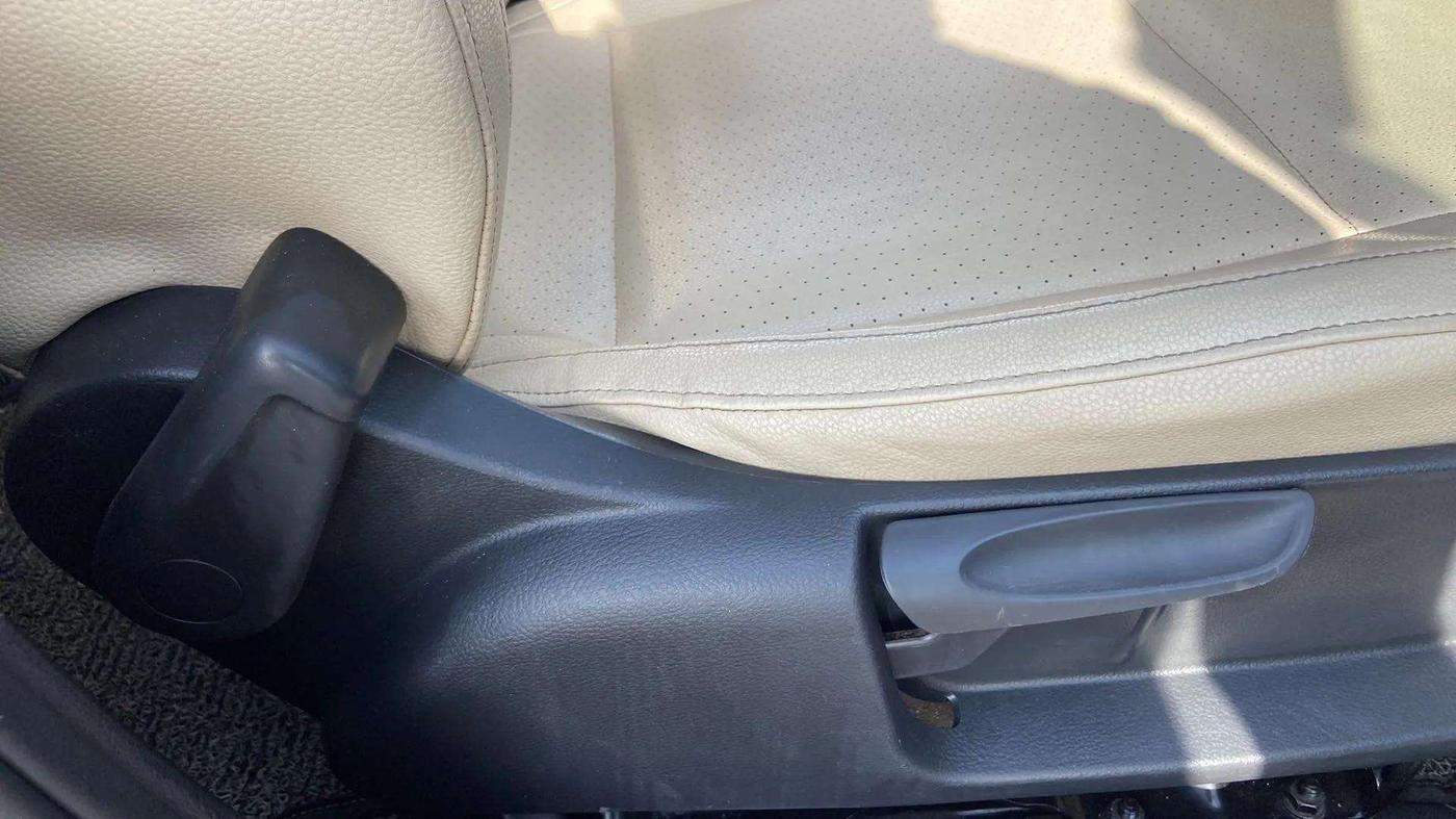 2019 Skoda Rapid STYLE 1.5 TDI AT, Diesel, Automatic, 1,00,596 km, Driver Side Adjustment Panel