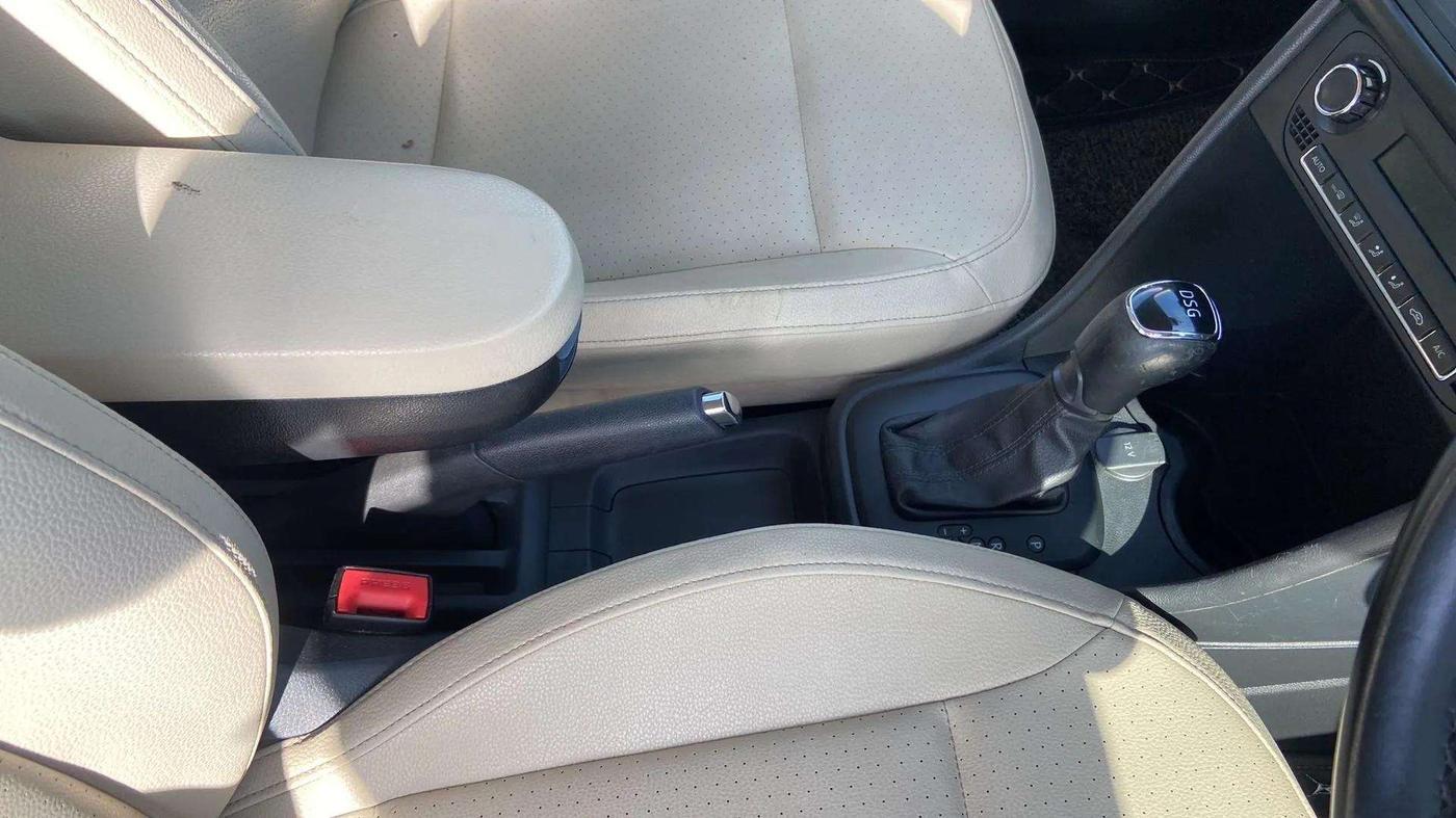 2019 Skoda Rapid STYLE 1.5 TDI AT, Diesel, Automatic, 1,00,596 km, Gear Lever