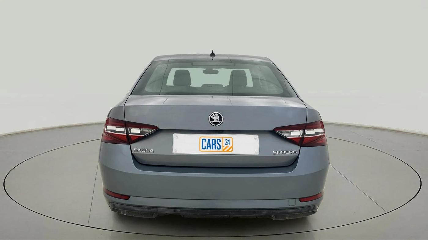 2018 Skoda Superb L&K 1.8 TSI AT, Petrol, Automatic, 61,153 km, Back/Rear