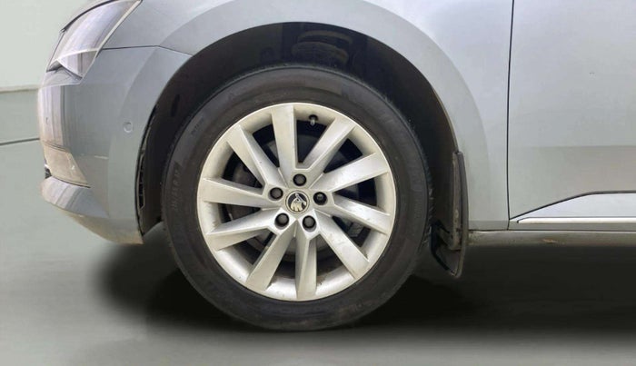 2018 Skoda Superb L&K 1.8 TSI AT, Petrol, Automatic, 60,770 km, Left Front Wheel