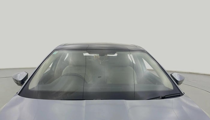 2018 Skoda Superb L&K 1.8 TSI AT, Petrol, Automatic, 60,770 km, Front Windshield