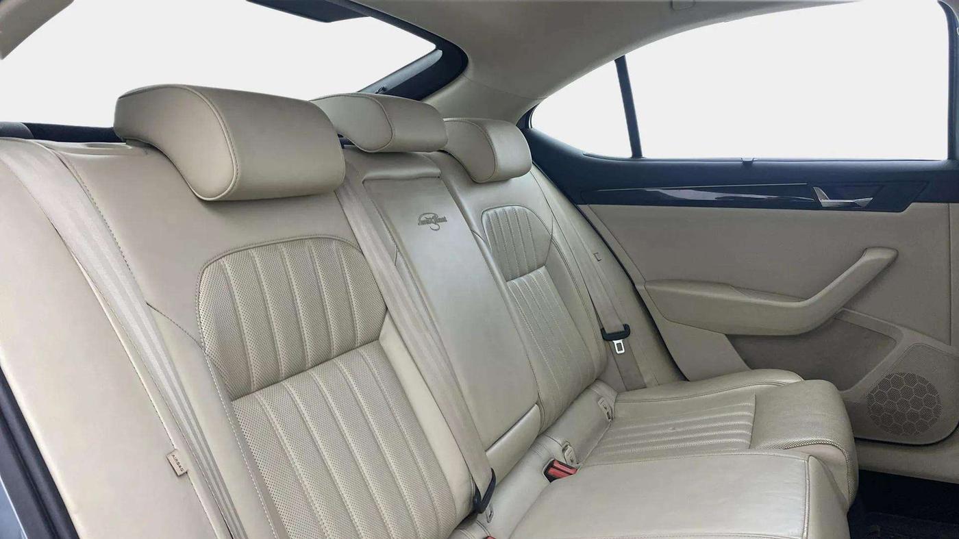 2018 Skoda Superb L&K 1.8 TSI AT, Petrol, Automatic, 61,153 km, Right Side Rear Door Cabin