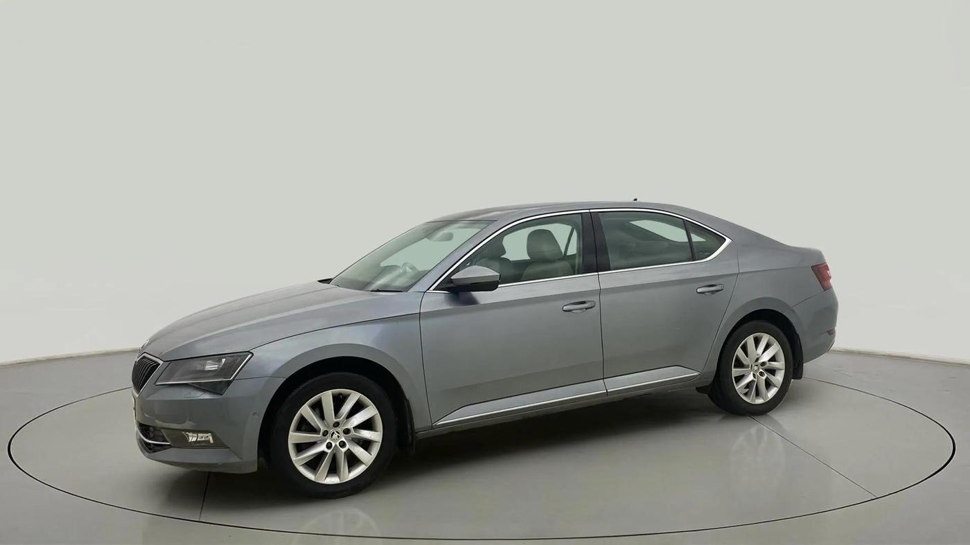 2018 Skoda Superb L&K 1.8 TSI AT, Petrol, Automatic, 61,153 km, Left Front Diagonal