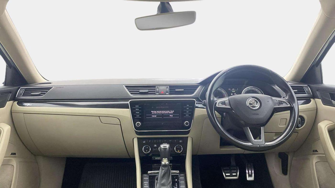 2018 Skoda Superb L&K 1.8 TSI AT, Petrol, Automatic, 61,153 km, Dashboard
