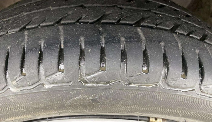 2016 Maruti Wagon R 1.0 VXI, Petrol, Manual, 41,309 km, Left Front Tyre Tread