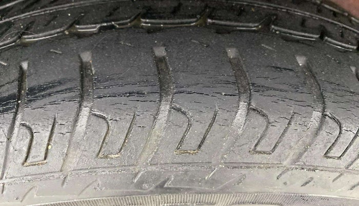 2016 Maruti Wagon R 1.0 VXI, Petrol, Manual, 41,309 km, Right Rear Tyre Tread