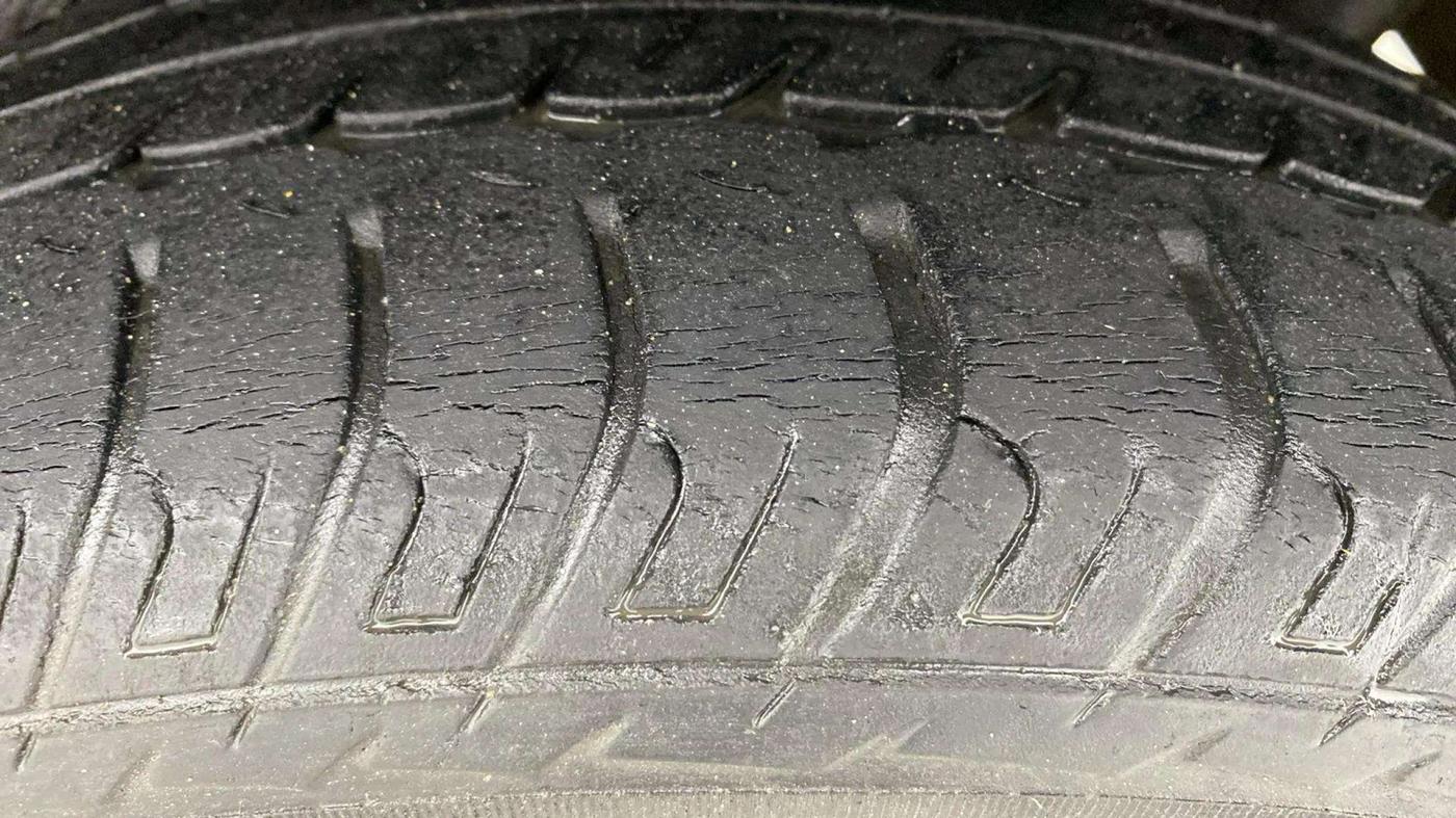 2016 Maruti Wagon R 1.0 VXI, Petrol, Manual, 41,309 km, Left Rear Tyre Tread